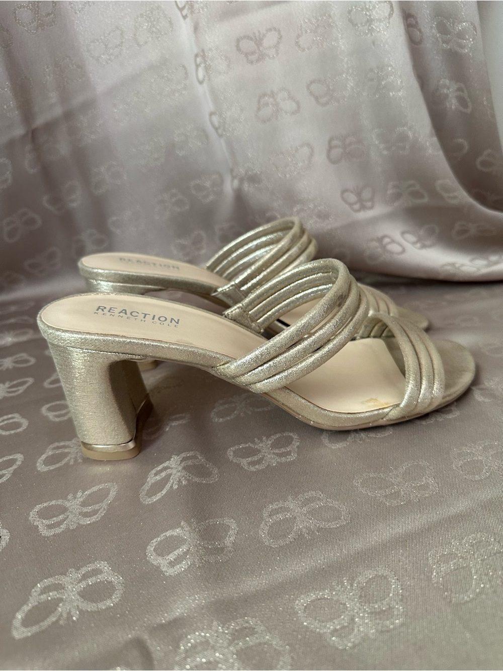 Reaction Kenneth Cole Metallic Gold Strappy Low Heel Mules - Picture 4 of 6
